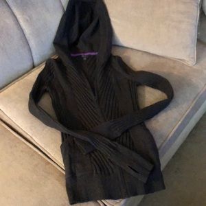 Skyr athletic sweater